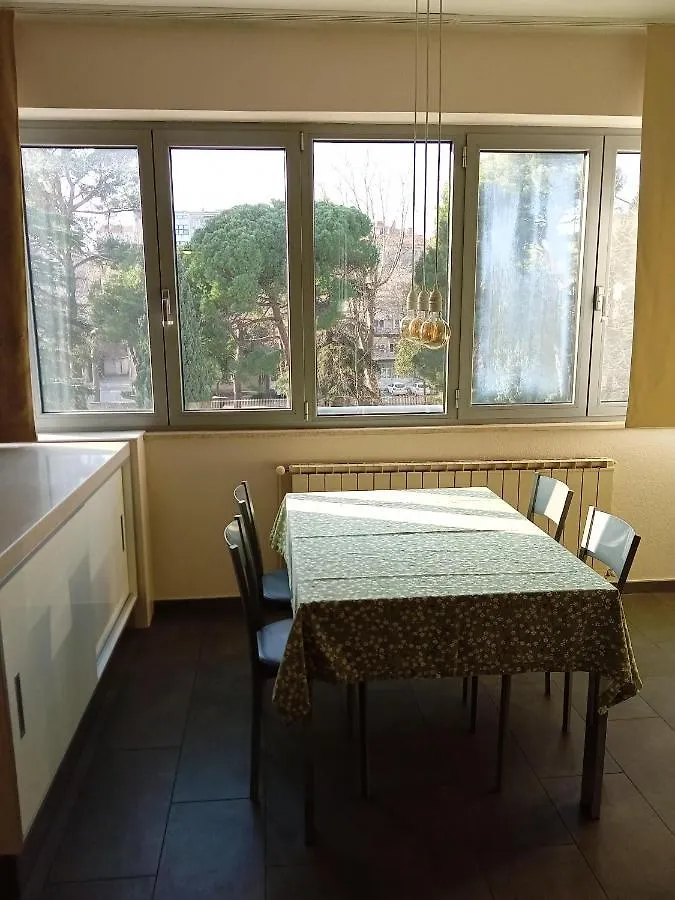 Apartment Laura Pula 0*,