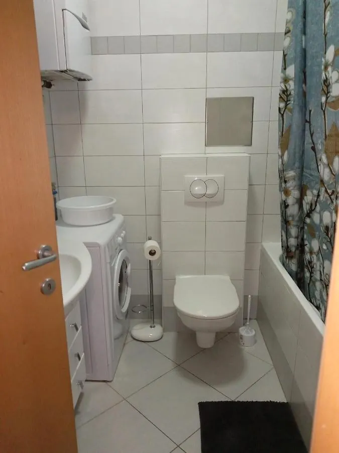 Apartment Laura Pula 0*,  Croacia